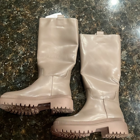 Knee high boot 5 - Picture 5 of 8